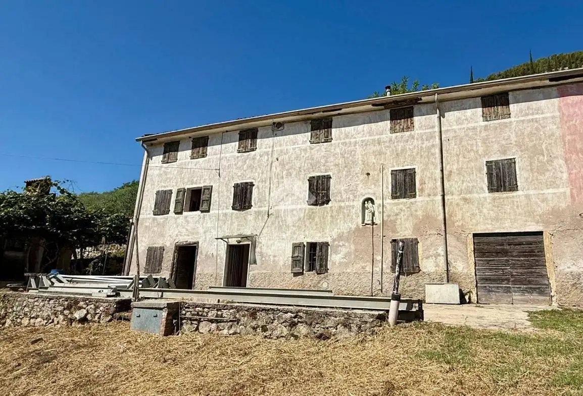 Rustico - Casale in vendita a Verona