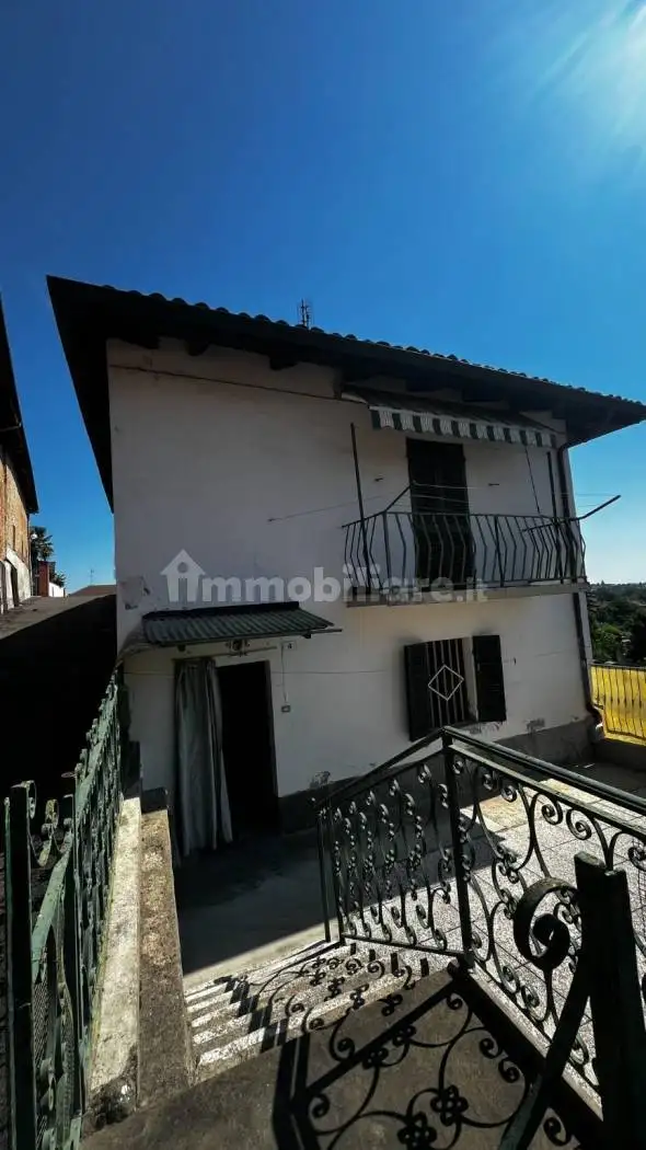 Terratetto unifamiliare via 4 Novembre 4, Centro, Celle Enomondo - foto 2