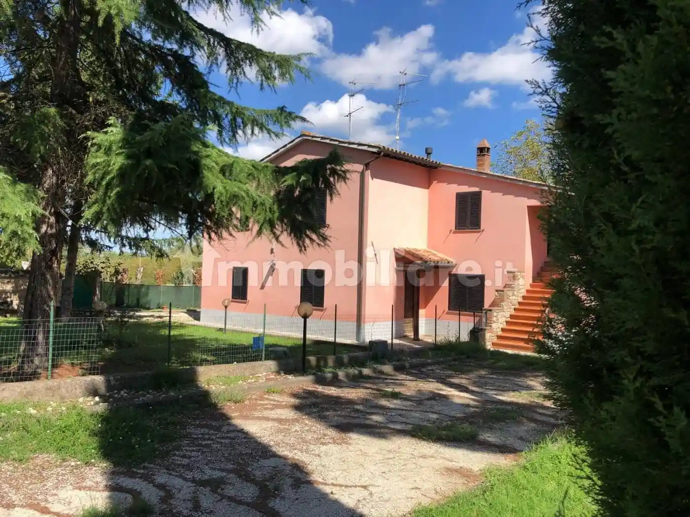 Rustico - Casale in vendita a Todi