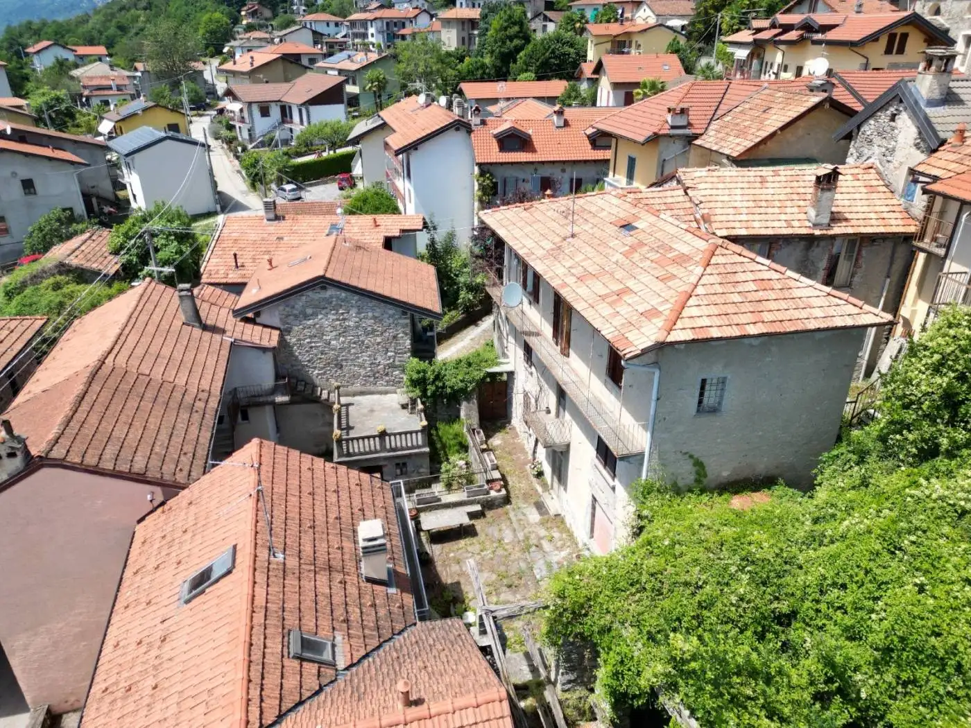 Terratetto unifamiliare via Vittorio Veneto, Centro, Bee - foto 4