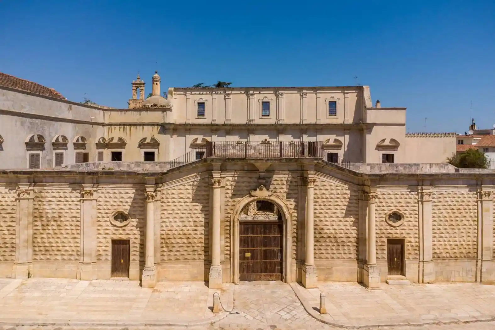 Palazzo - Edificio in vendita a Bitetto