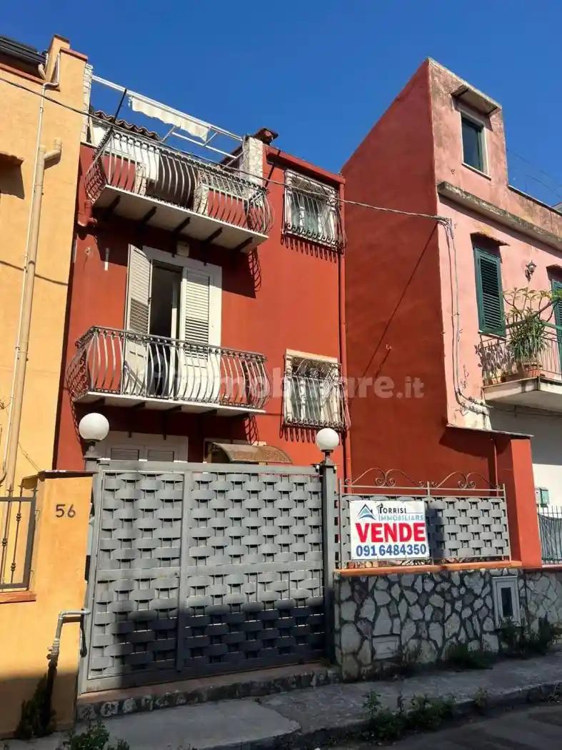 Casa indipendente in vendita a Palermo