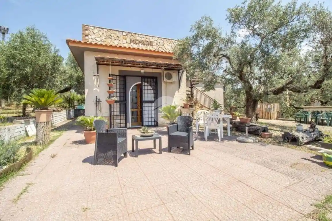 Casa indipendente in vendita a Palombara Sabina