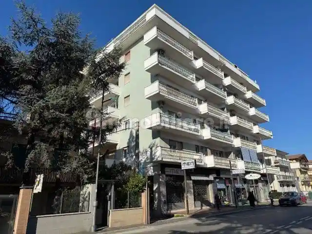 Trilocale corso Umberto I 294, Centro, Montesilvano - foto 2