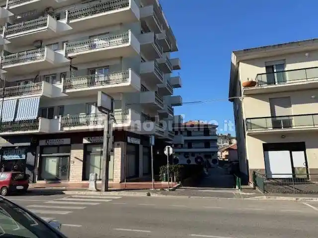 Trilocale corso Umberto I 294, Centro, Montesilvano - foto 3