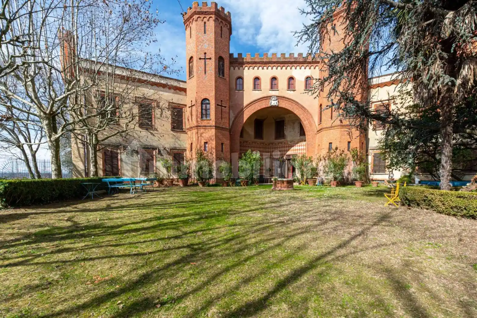 Palazzo - Edificio in vendita a Baldissero d'Alba