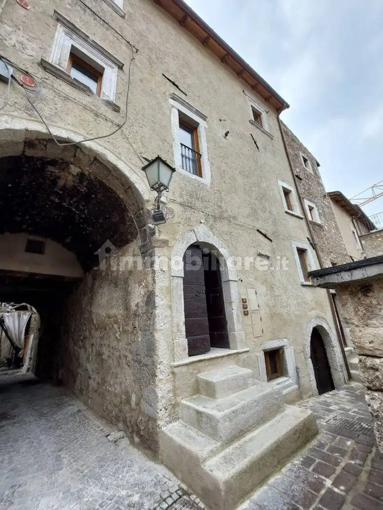 Terratetto unifamiliare via Trapassati, Castelvecchio Calvisio - foto 3