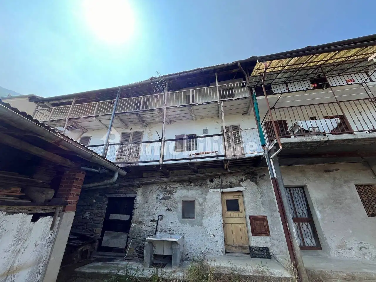 Casa indipendente in vendita a Inverso Pinasca