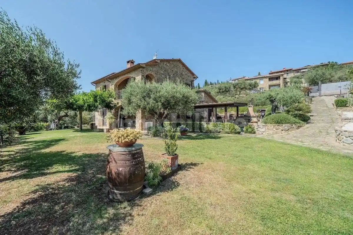 Villa in vendita a Tuoro sul Trasimeno