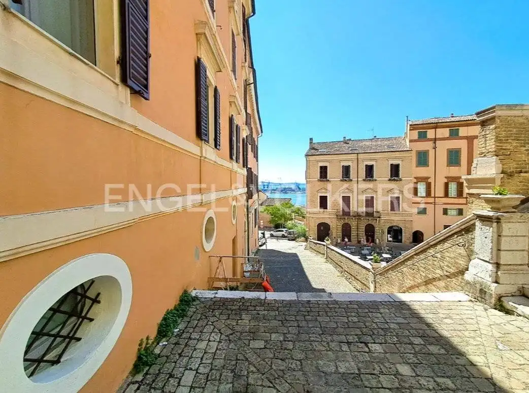 Appartamento in vendita a Ancona