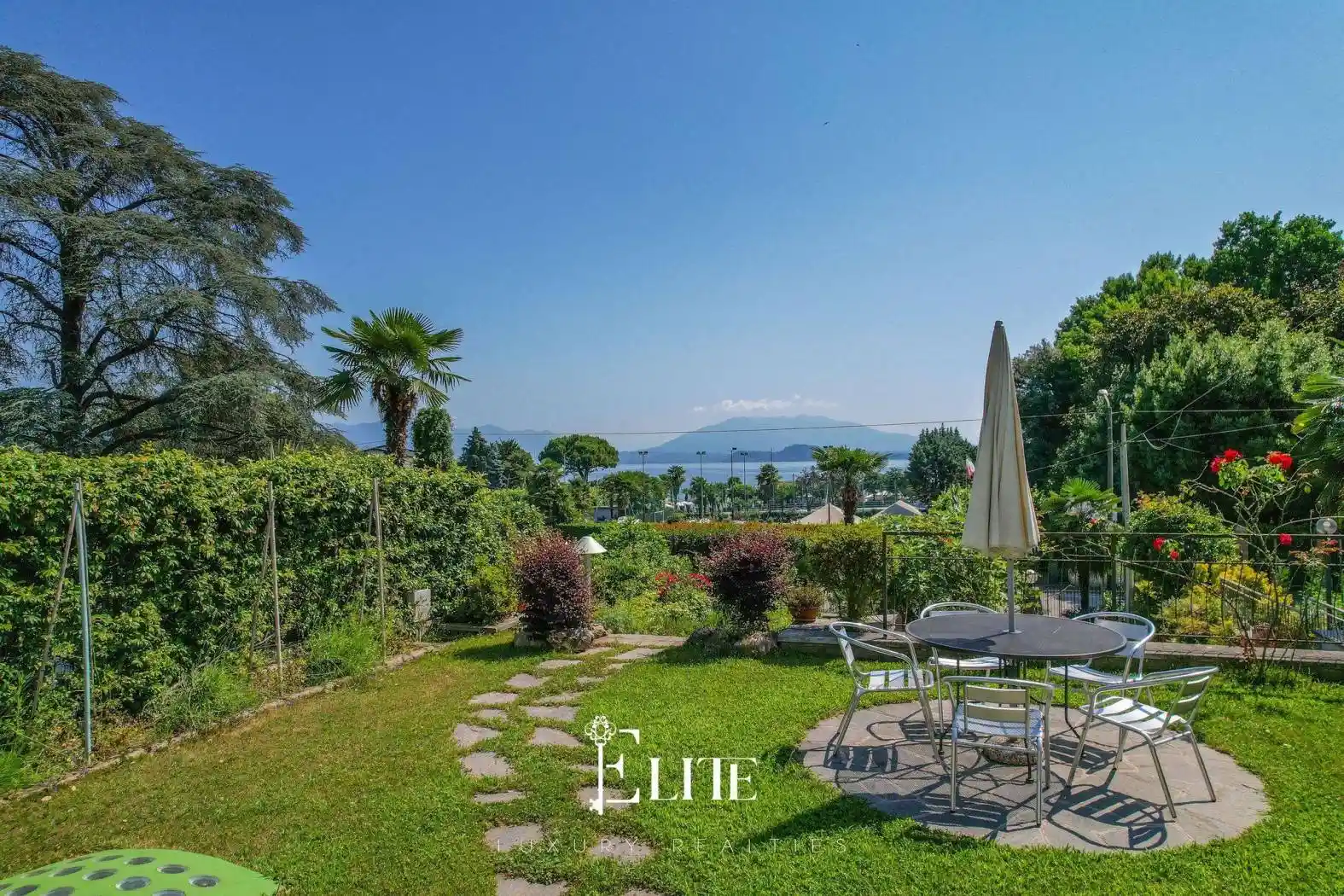 Villa in vendita a Meina