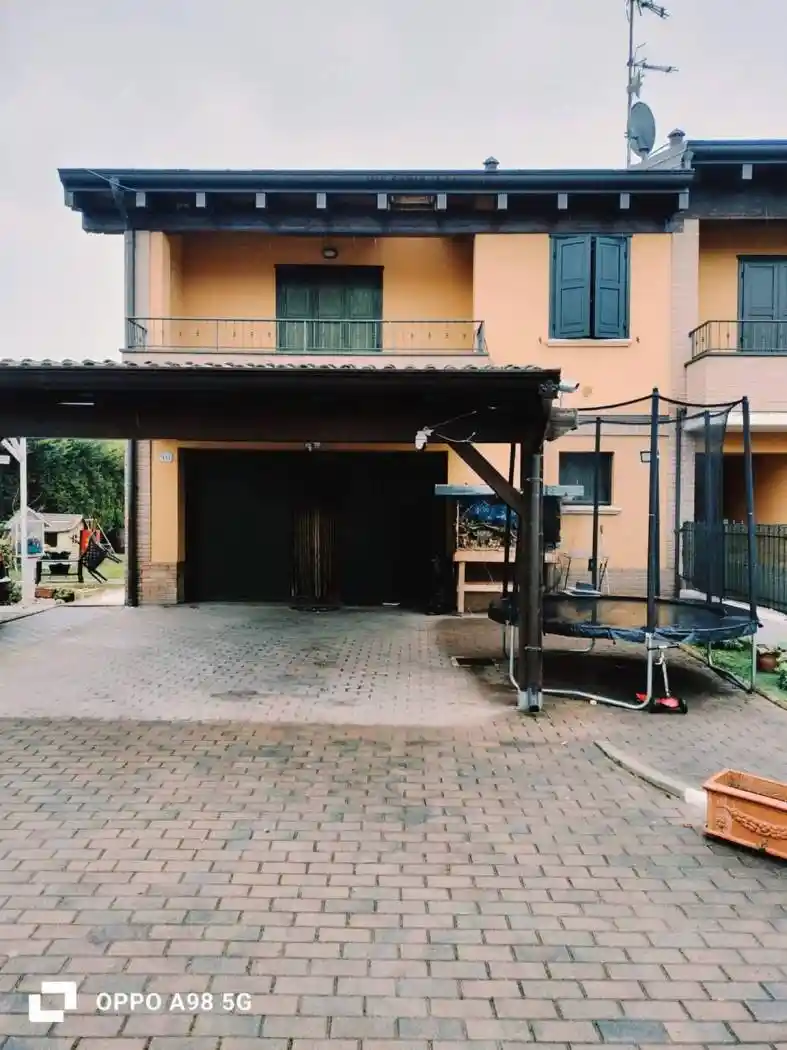 Villa in vendita a Cadelbosco di Sopra