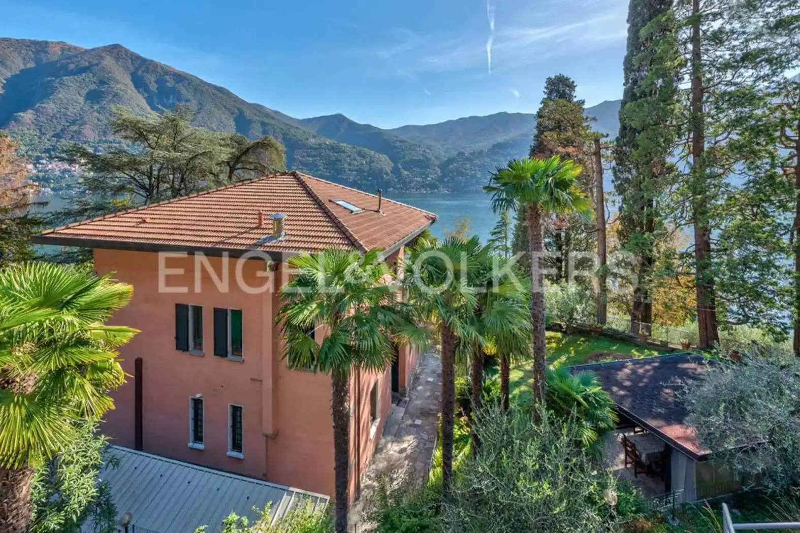 Villa in vendita a Carate Urio