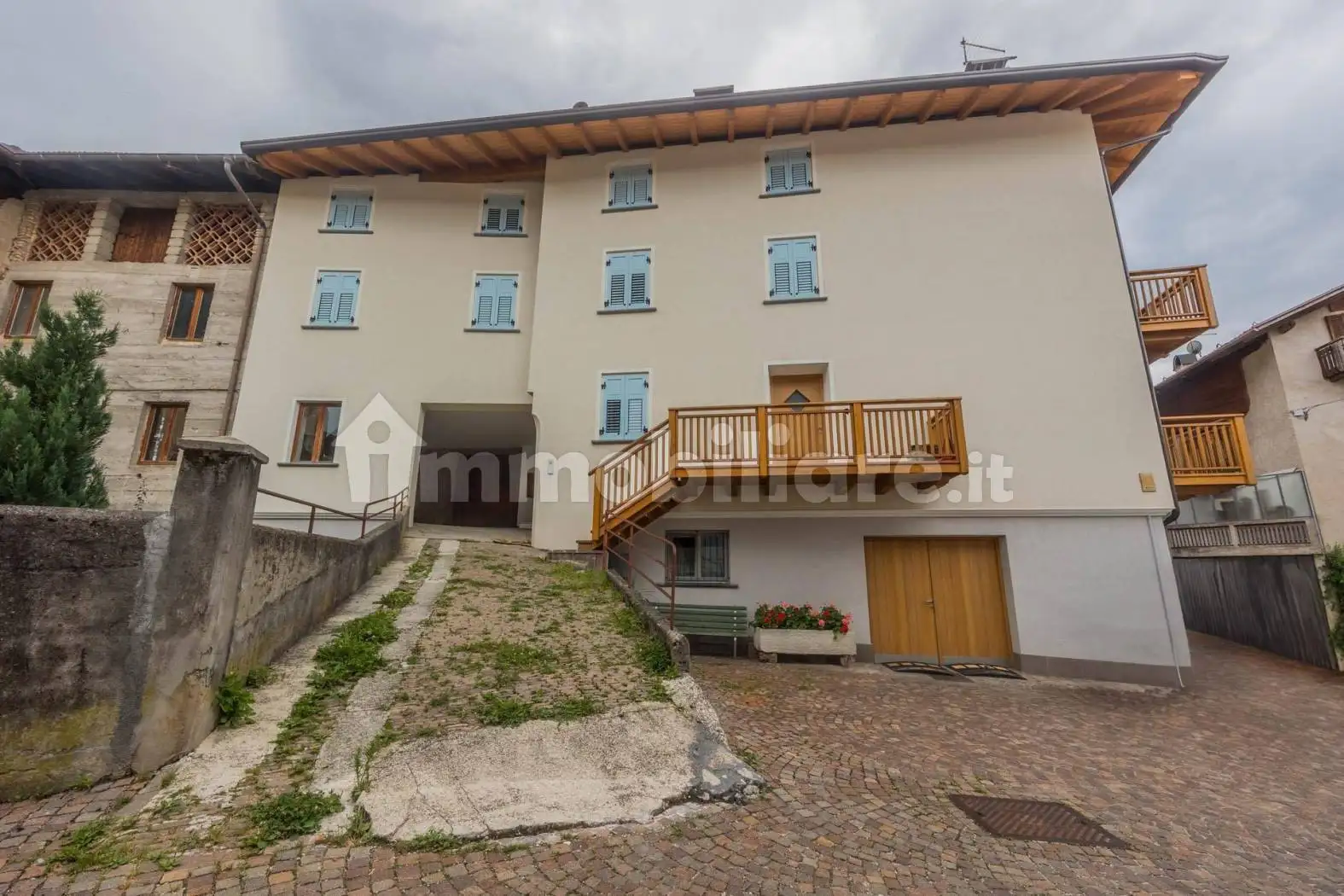 Villa in vendita a Sfruz