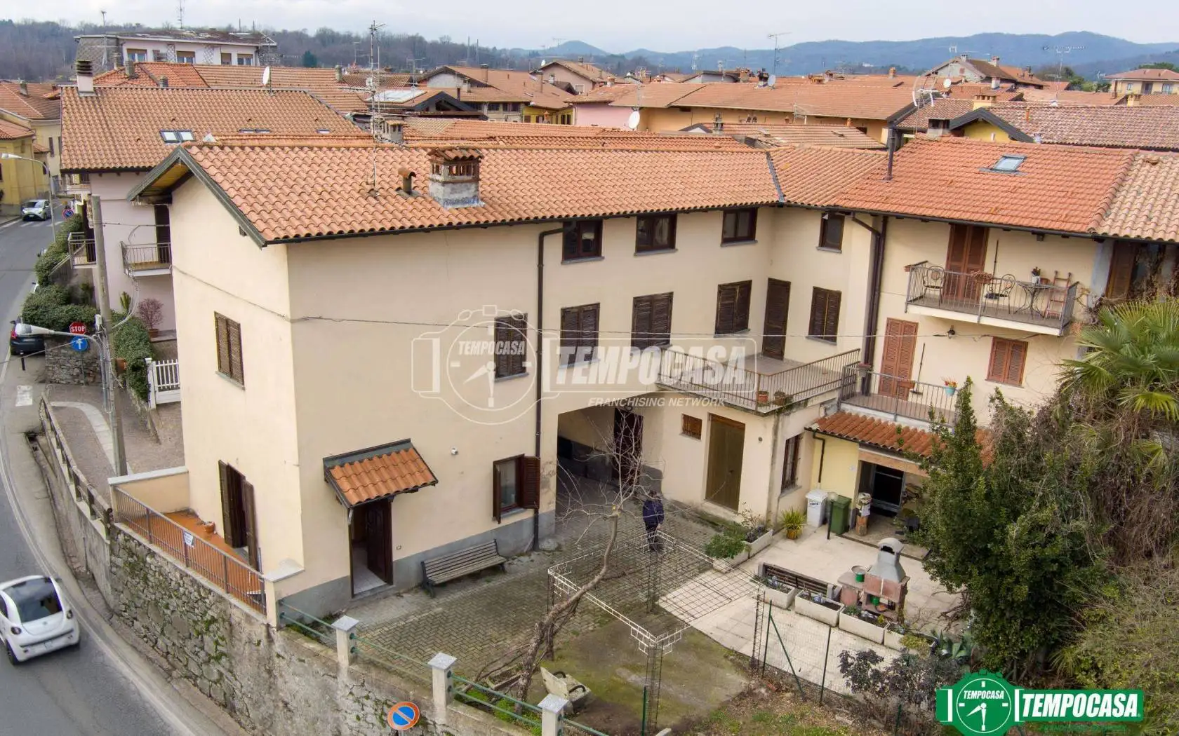 Casa indipendente in vendita a Paruzzaro