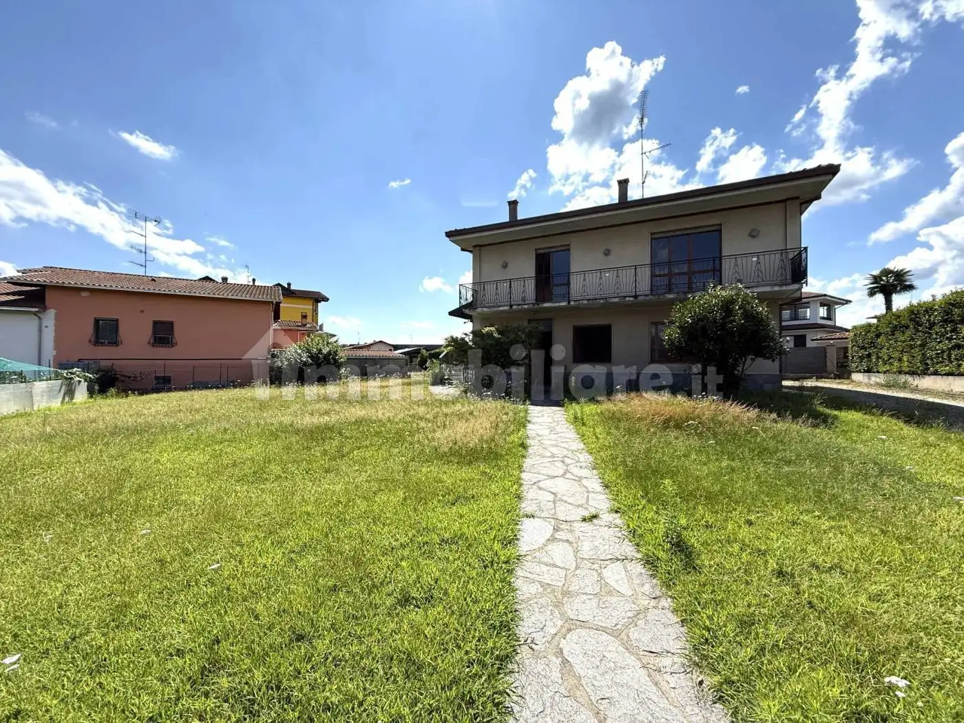 Villa in vendita a Oleggio Castello