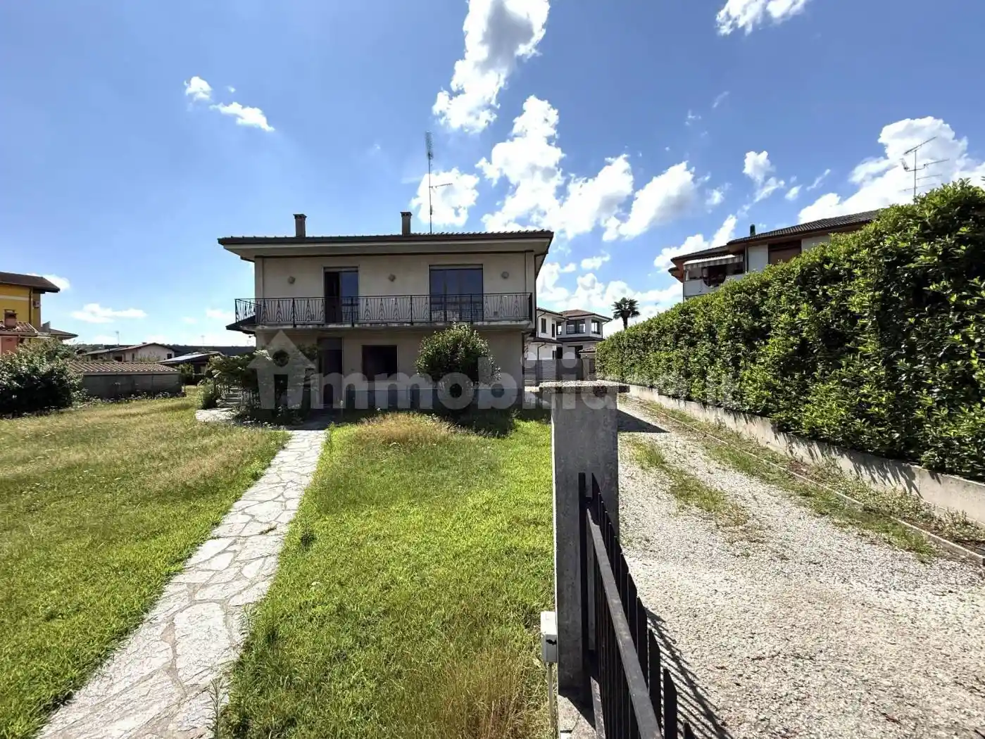 Villa unifamiliare, da ristrutturare, 206 m², Oleggio Castello - foto 3