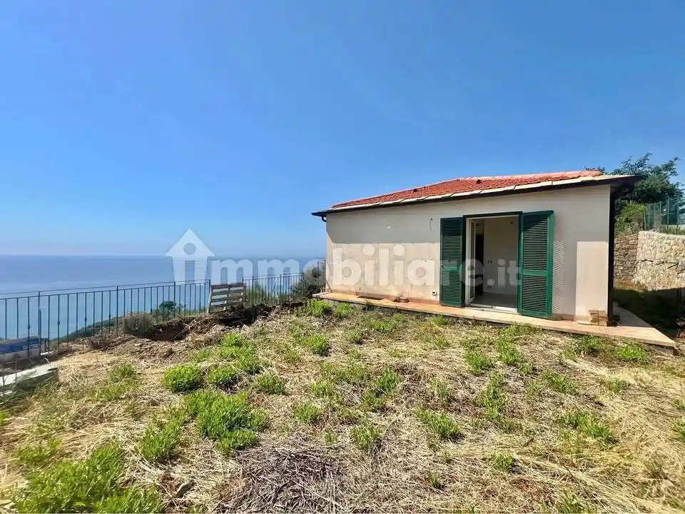 Villa in vendita a Cipressa