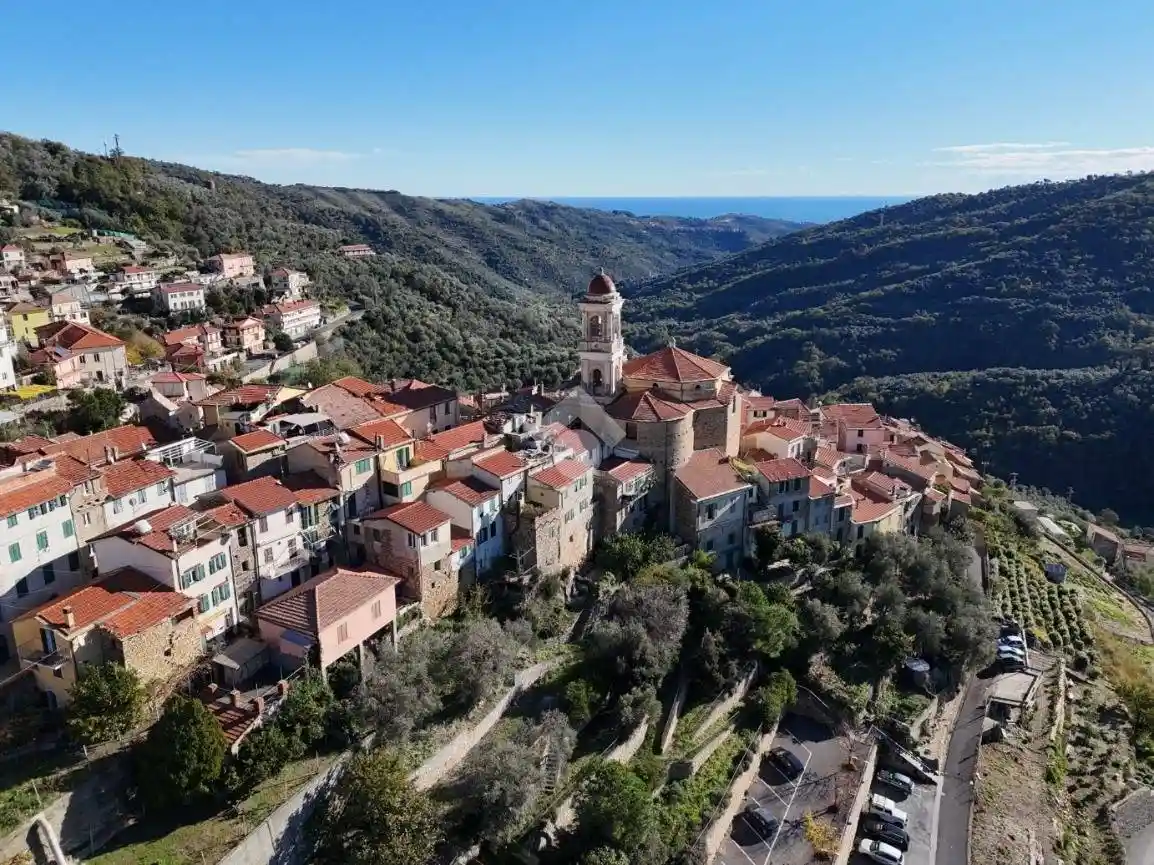 Rustico - Casale in vendita a Pietrabruna