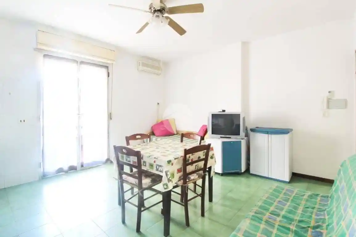 Bilocale via Cavour 96, Lungomare Marconi, Alba Adriatica - foto 2