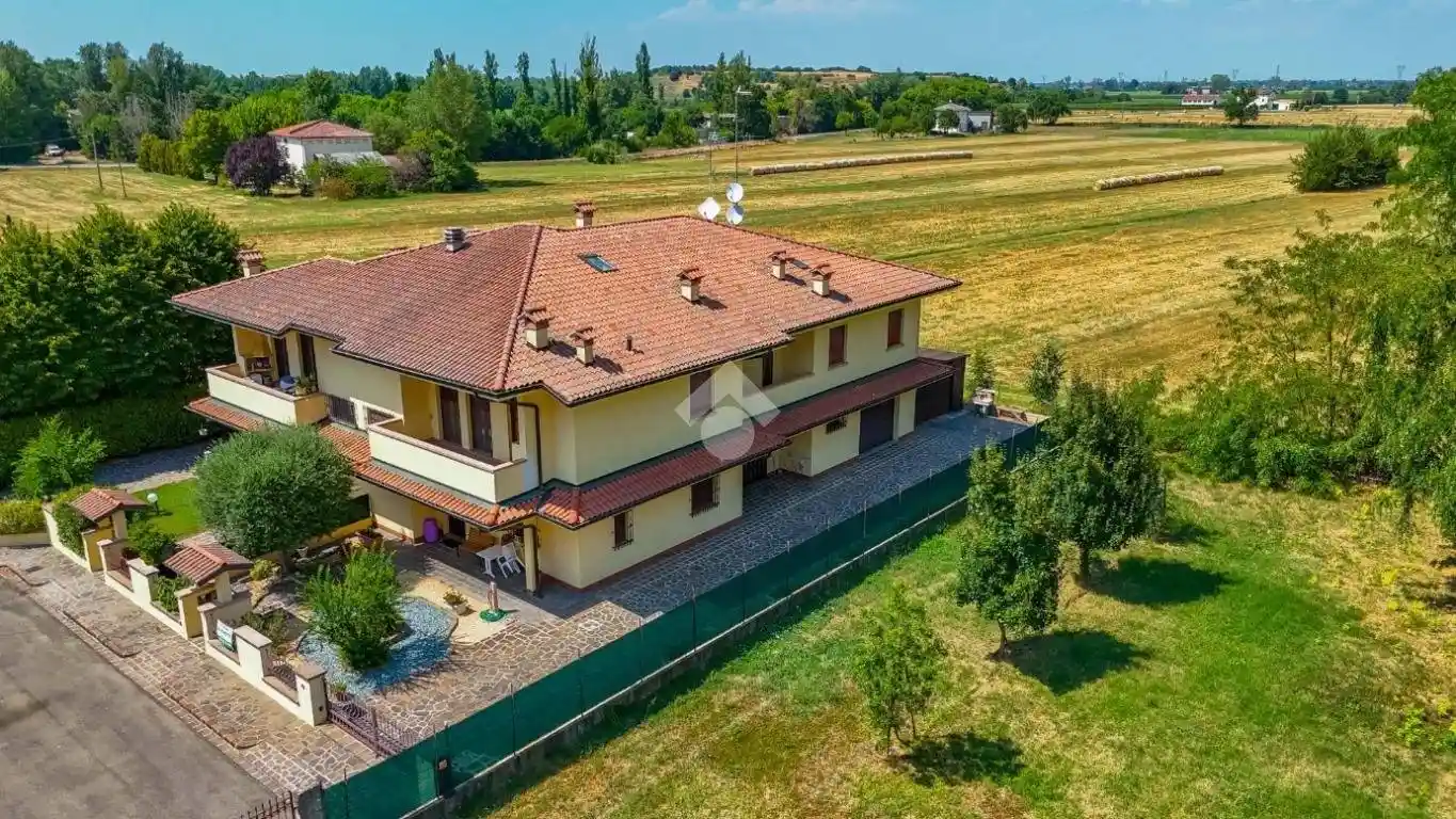 Villa in vendita a Carpi