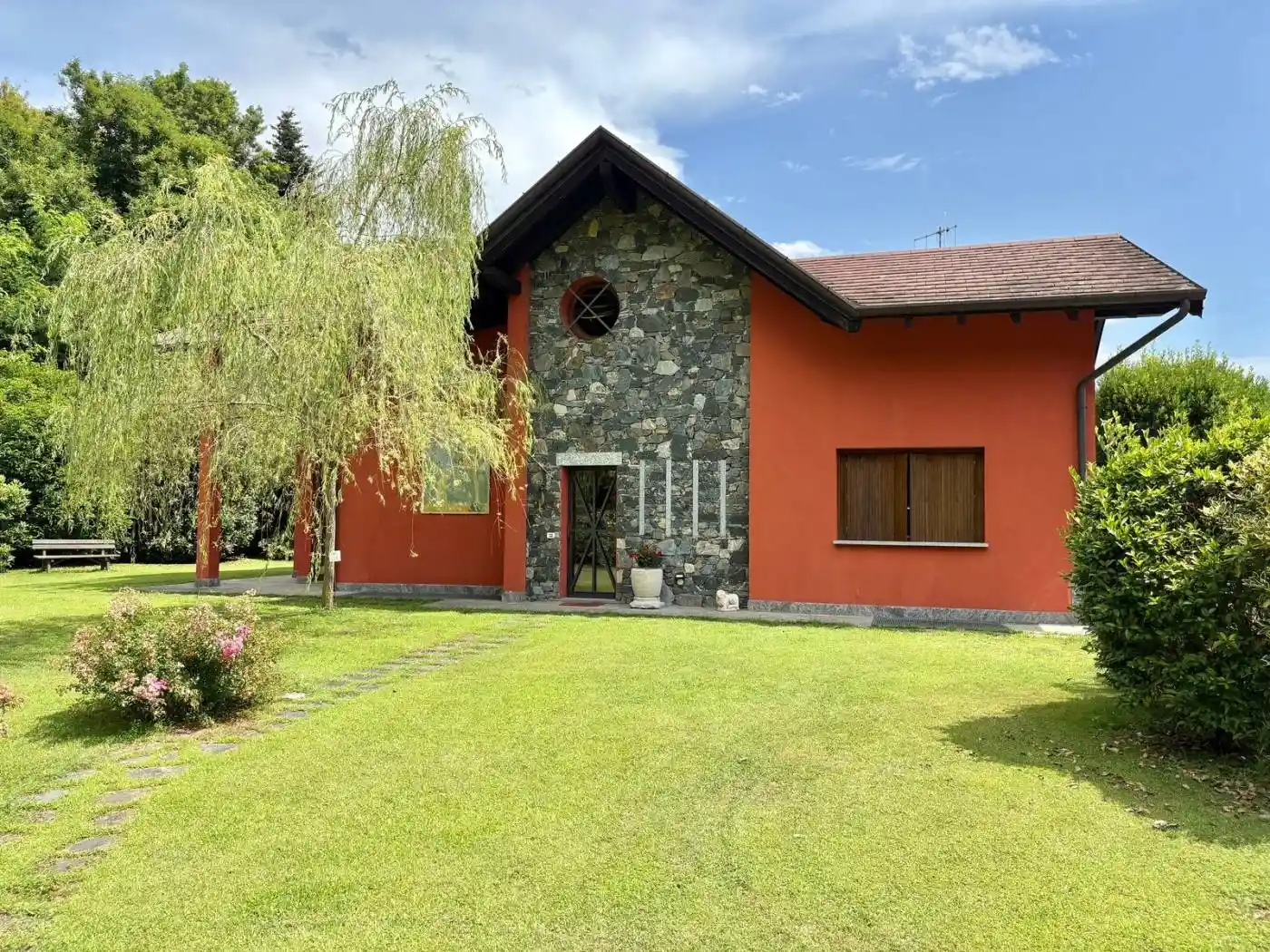 Villa in vendita a Leggiuno