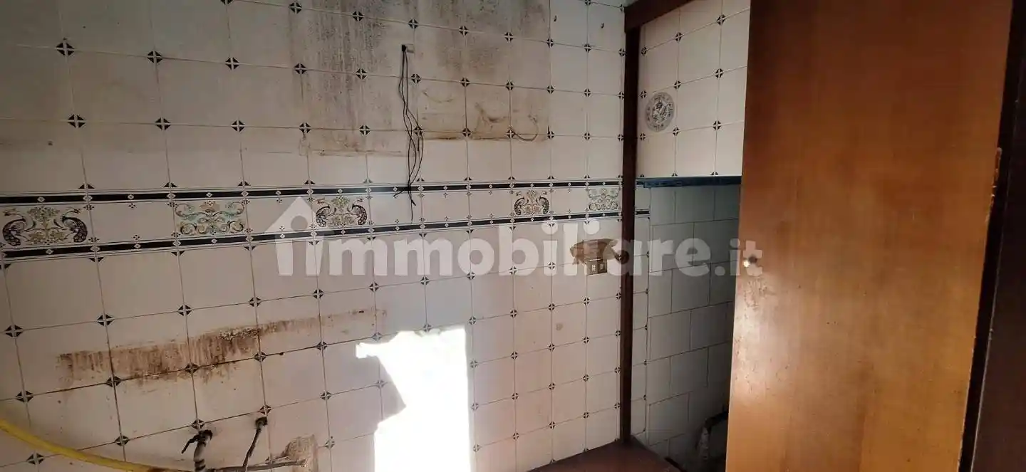 Terratetto unifamiliare 100 m², da ristrutturare, Brancoleria, Lucca - foto 5