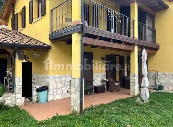 Appartamento in vendita a Ferrara di Monte Baldo