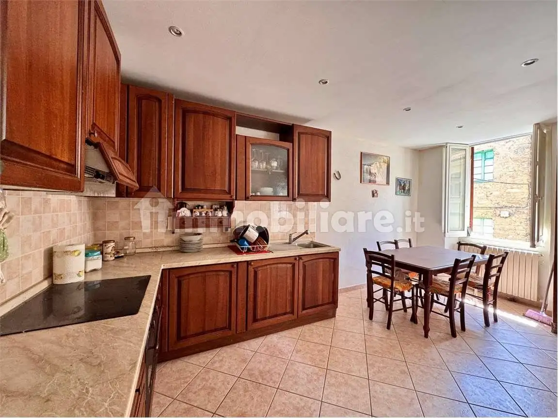 Casa indipendente in vendita a Borghetto d'Arroscia