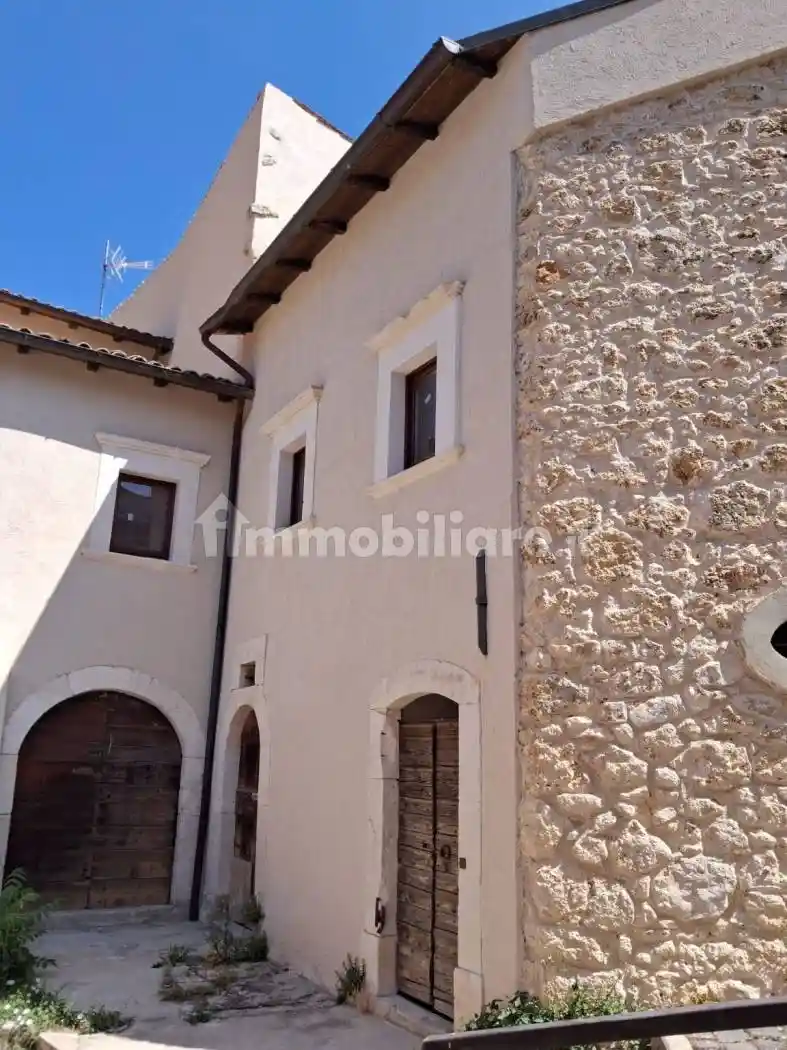 Casa indipendente in vendita a Caporciano