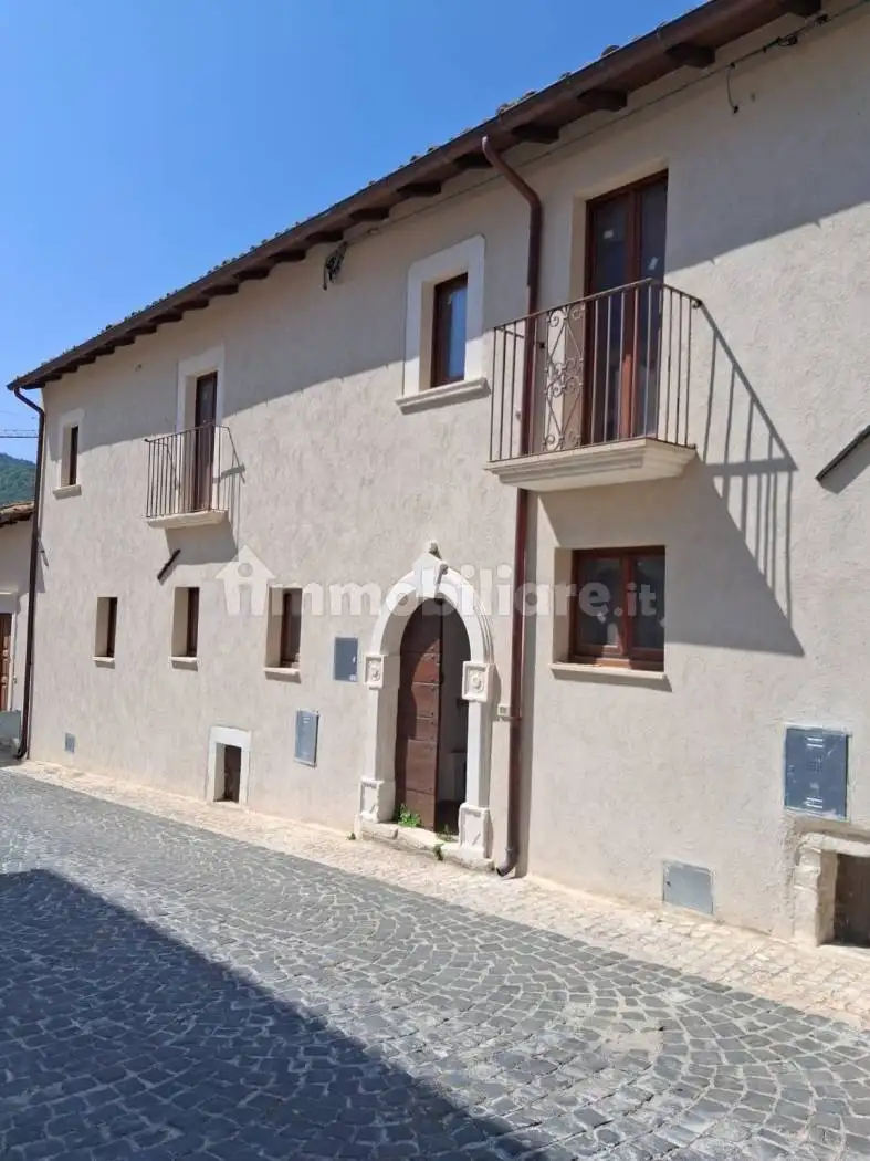 Terratetto unifamiliare Rua Cicio Fresco-Antonina Gizzi 36, Centro, Caporciano - foto 3