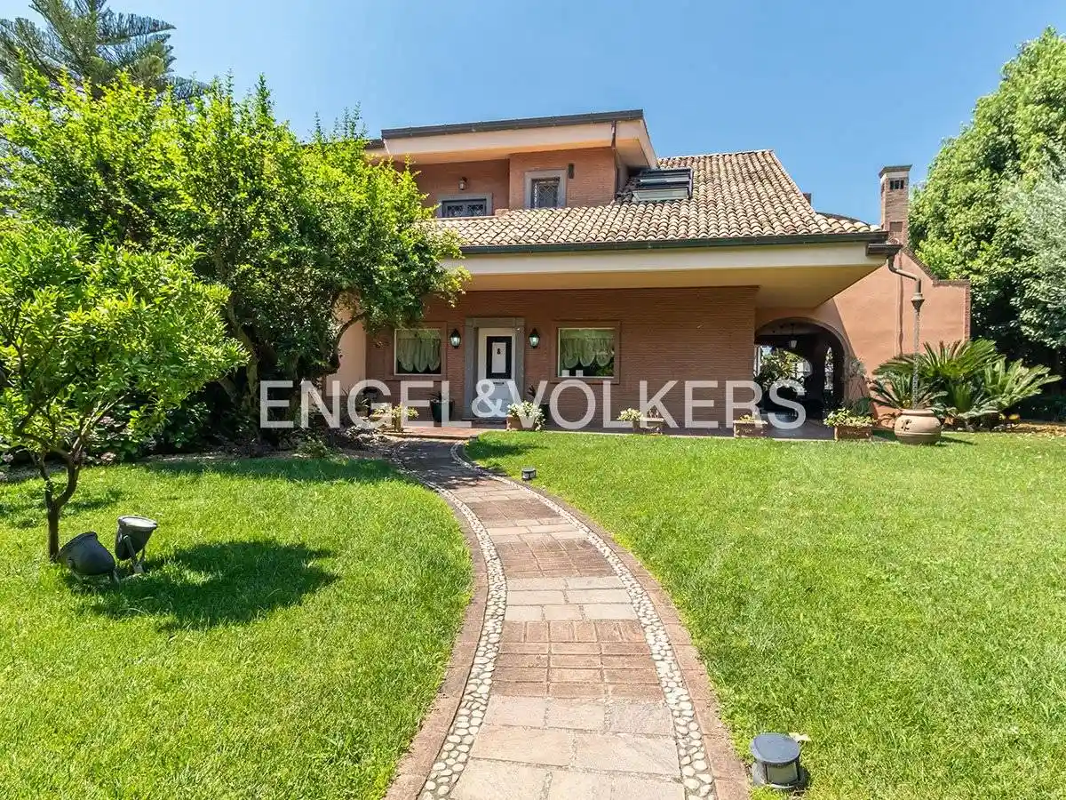 Villa in vendita a Pomezia