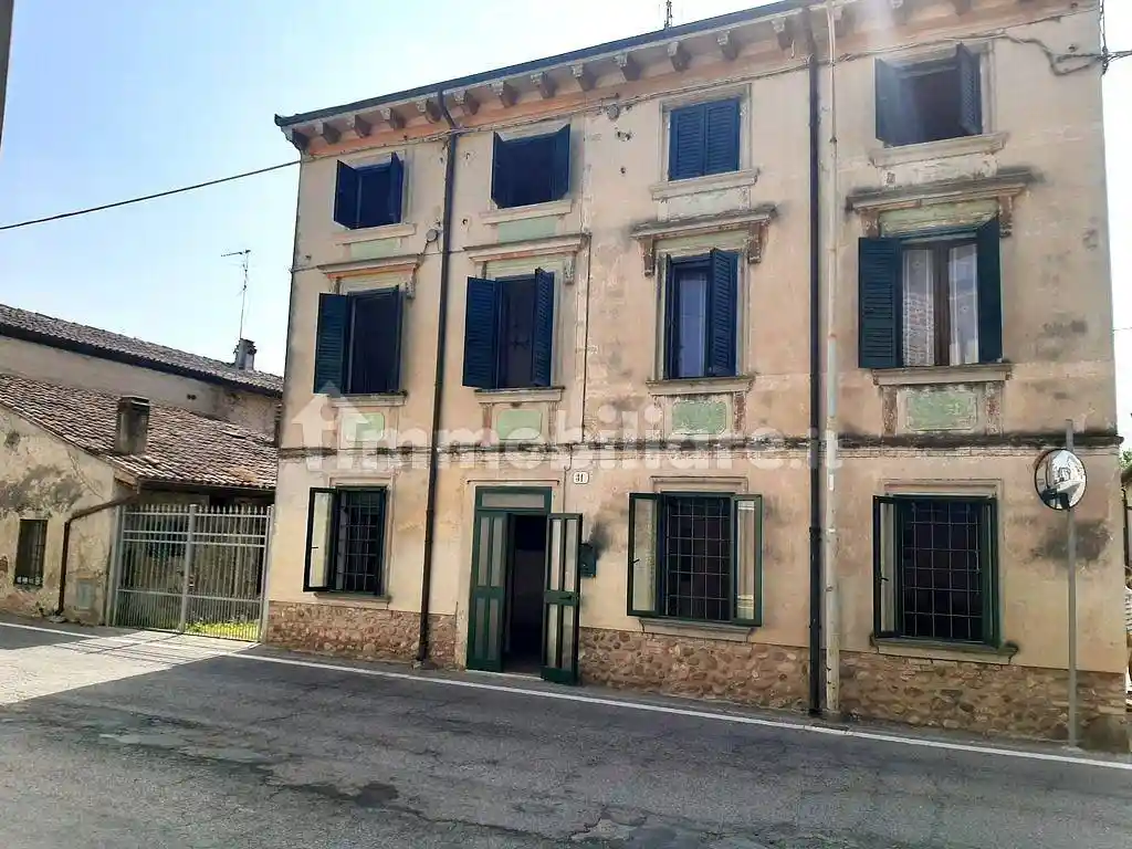 Casa indipendente in vendita a Valeggio sul Mincio