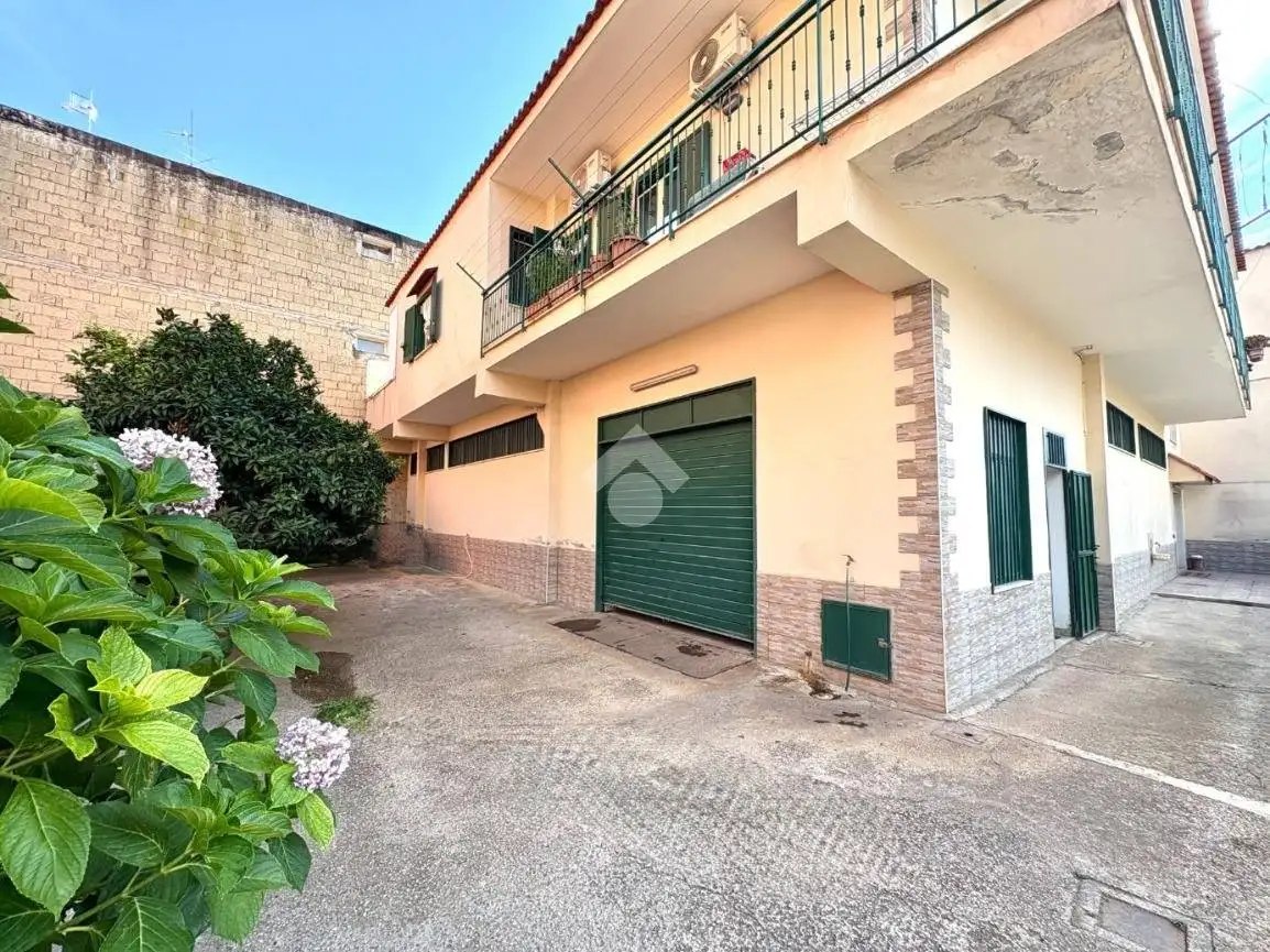 Palazzo - Edificio in vendita a Qualiano