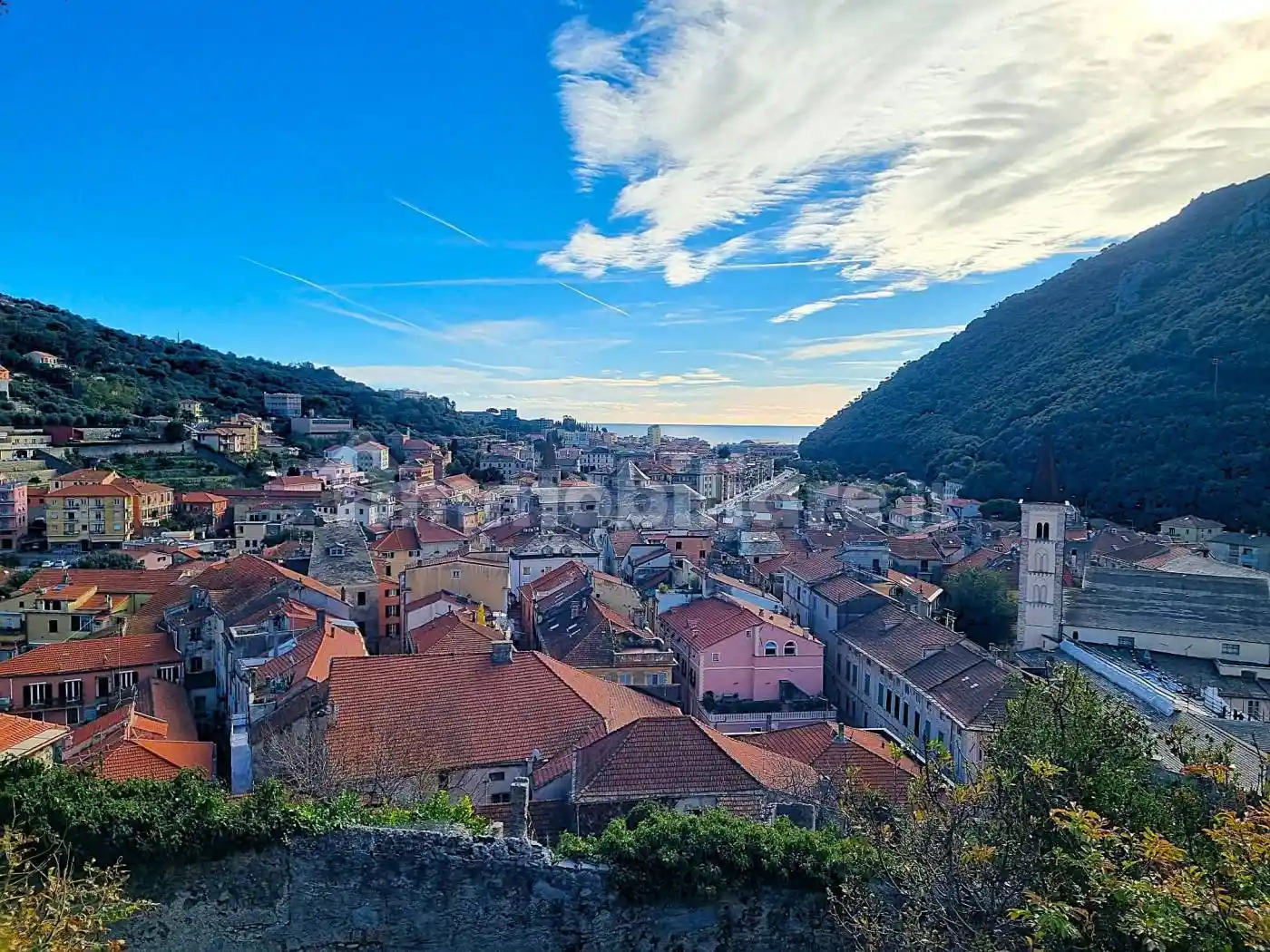 Palazzo - Edificio in vendita a Finale Ligure