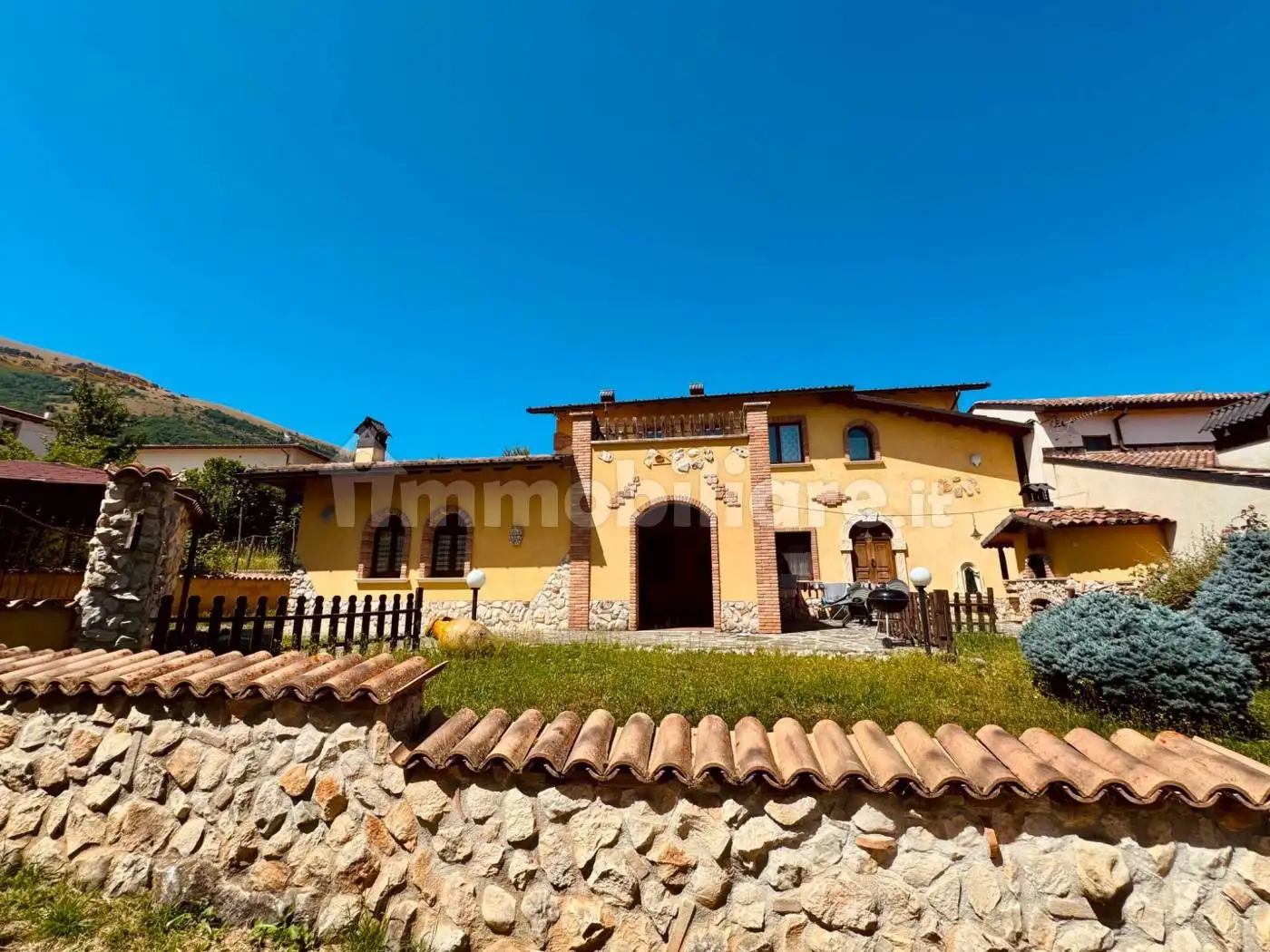 Villa in vendita a L'Aquila