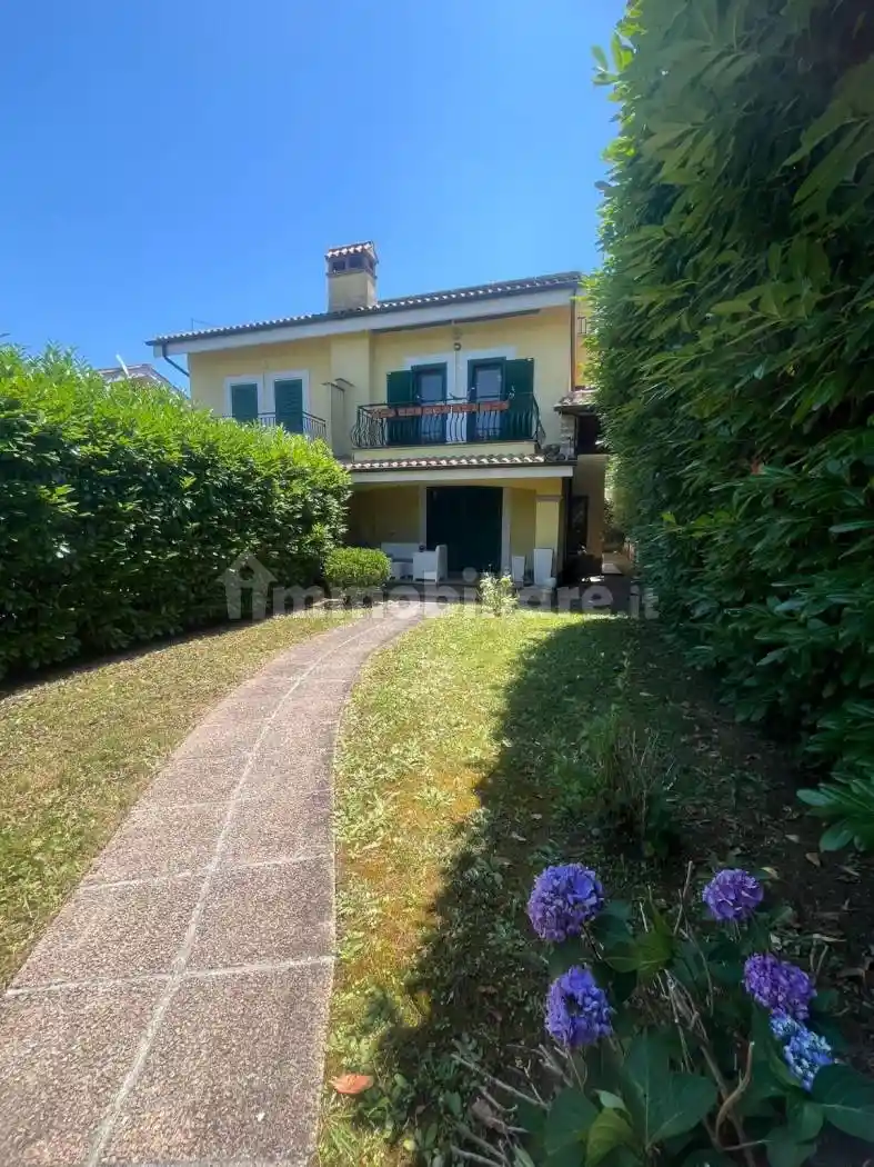 Villa in vendita a Nepi