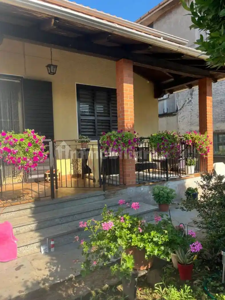 Casa indipendente in vendita a Bellinzago Novarese