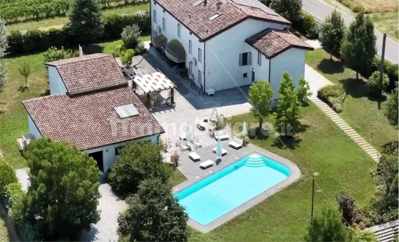 Villa in vendita a Correggio