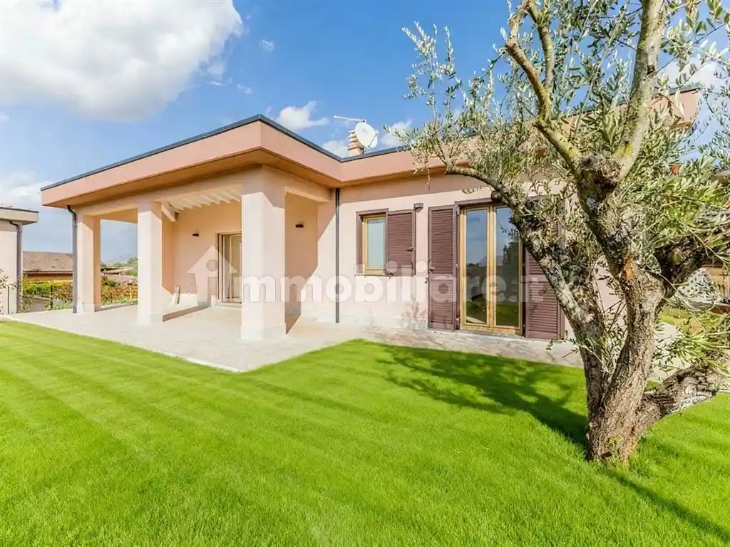 Villa in vendita a Zagarolo