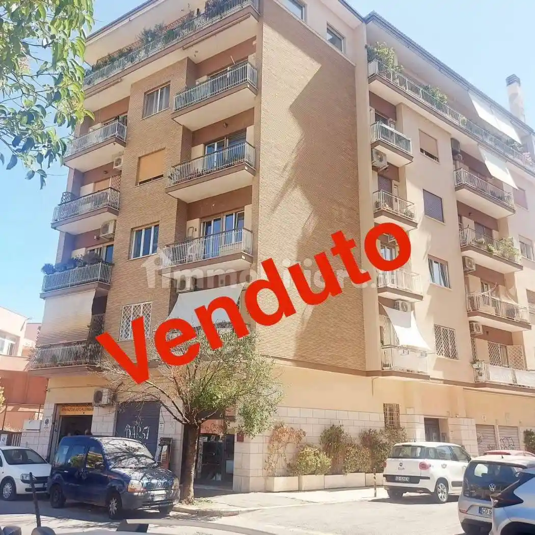 Appartamento in vendita a Roma