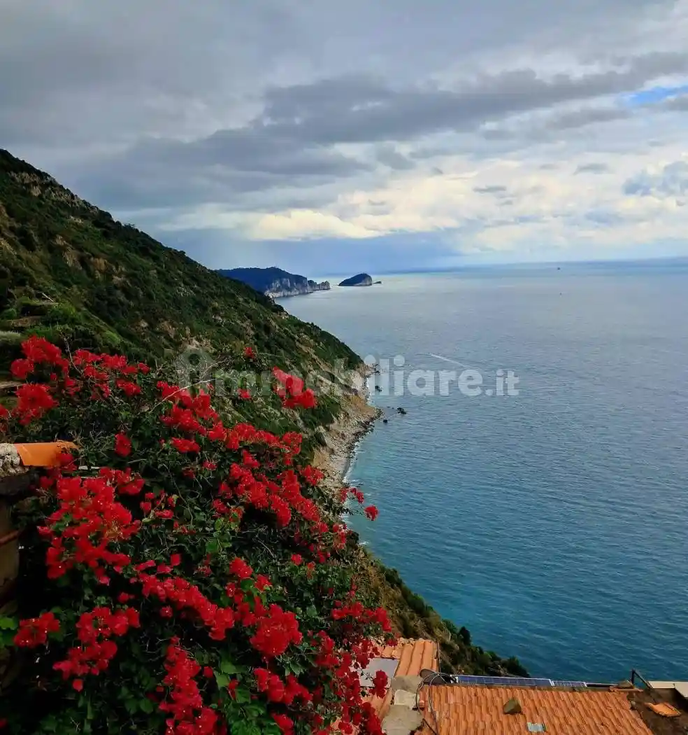 Rustico - Casale in vendita a La Spezia