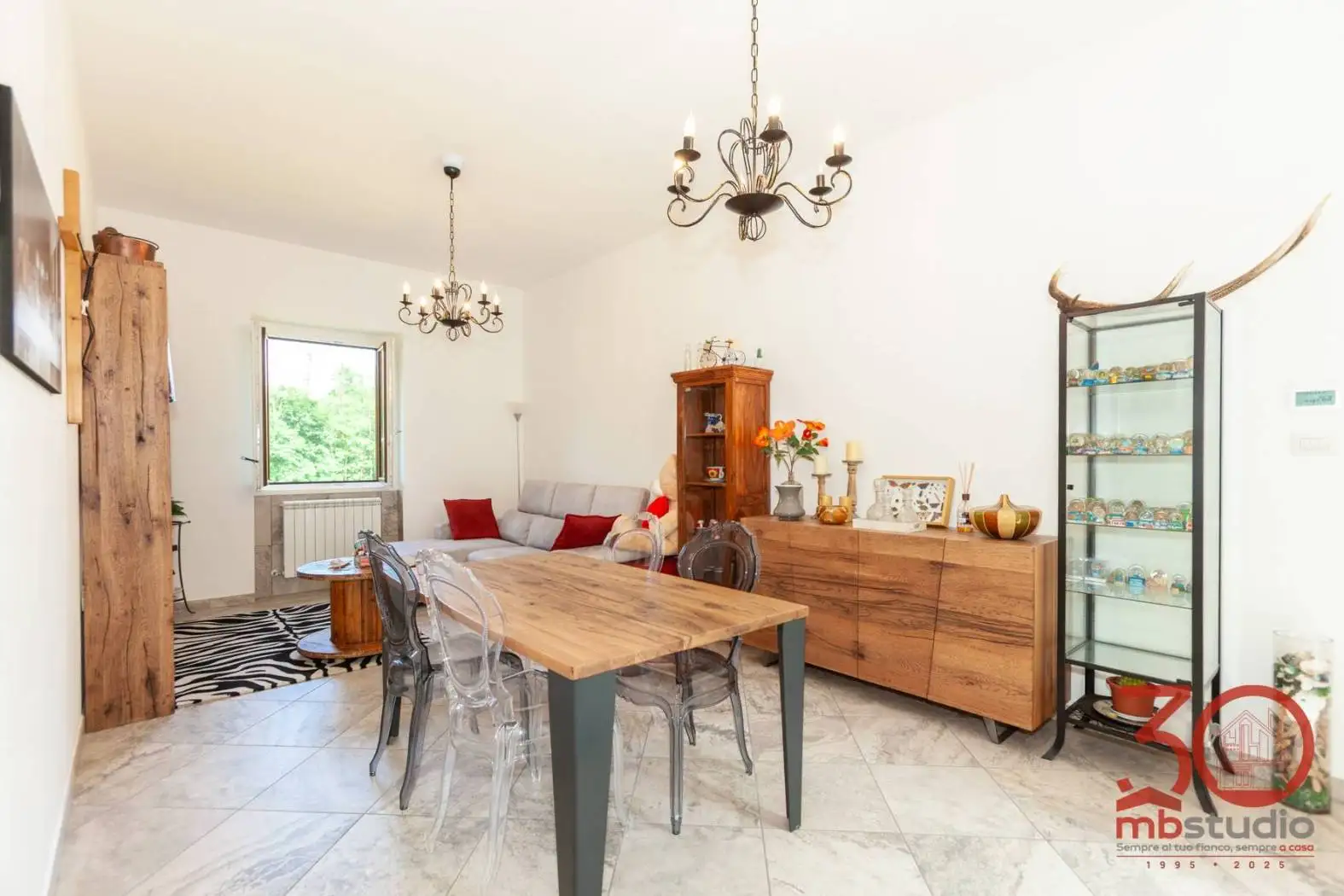 Villa in vendita a Locate Varesino