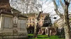 Palazzo - Edificio in vendita a Roma
