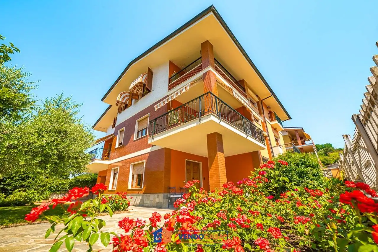 Villa in vendita a Santa Vittoria d'Alba