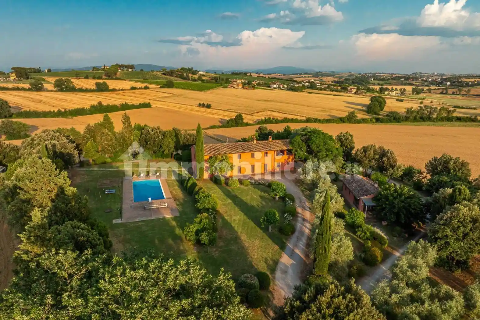 Rustico - Casale in vendita a Perugia