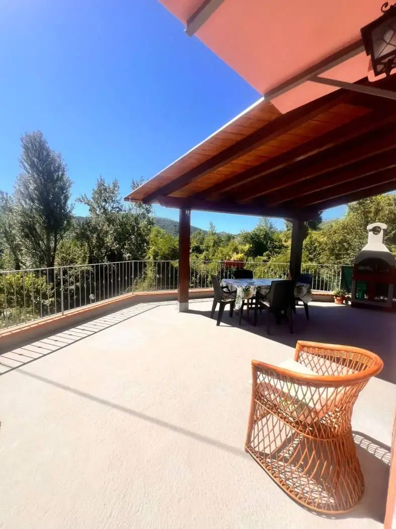 Casa indipendente in vendita a Beverino