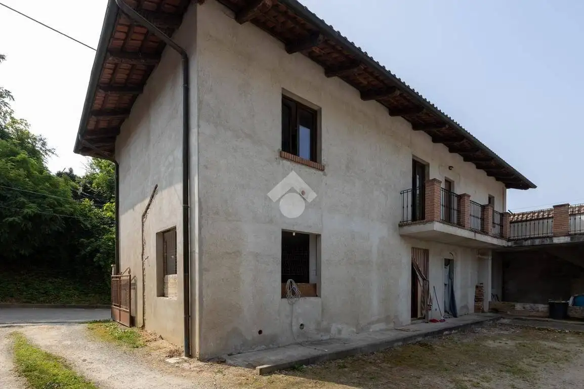 Casa indipendente in vendita a Arignano