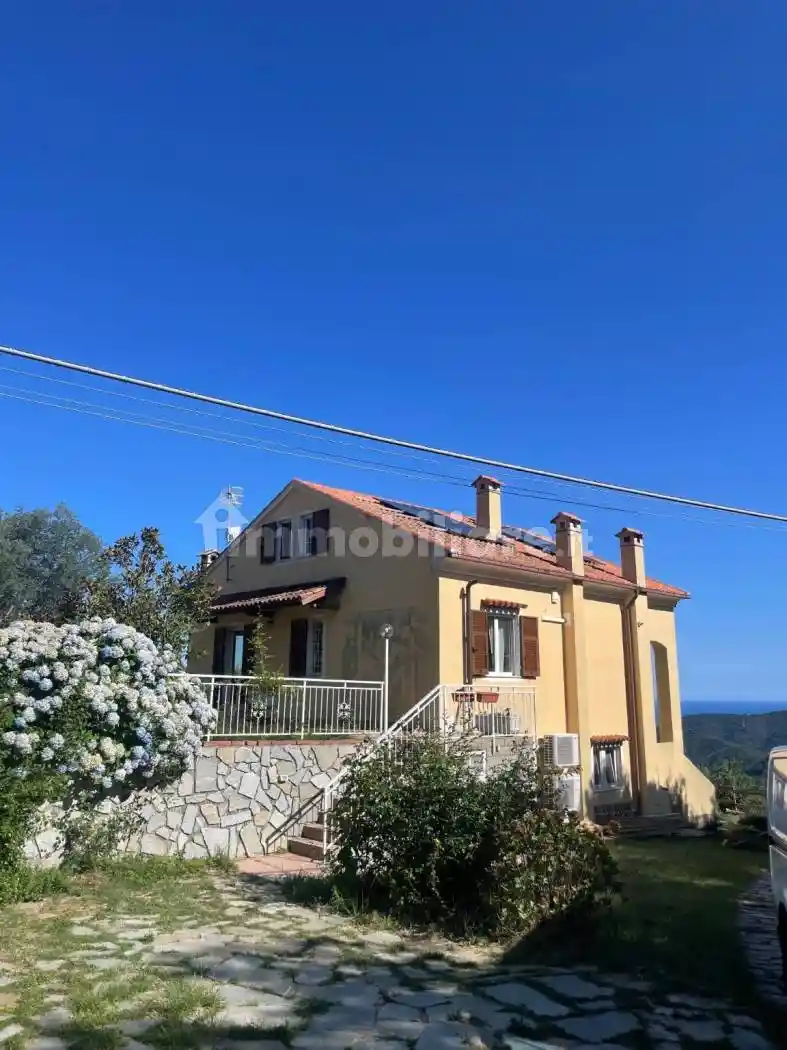 Villa in vendita a Magliolo