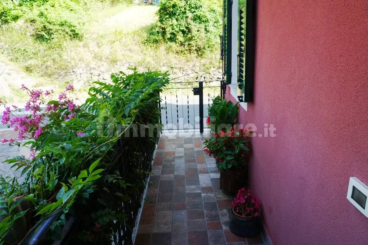 Villa a schiera via Giovanni Bombrini 36, Centro, Davagna - foto 3